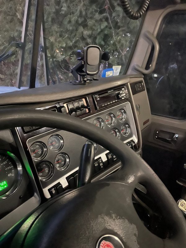 2012 Kenworth W900L - Image 10