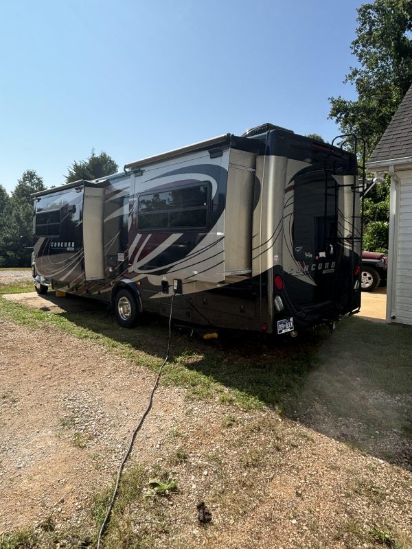 2018 Coachmen, Concord, Class C 300TS Motorhome. - Image 2