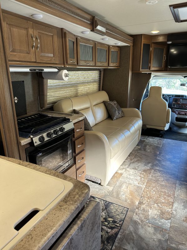 2018 Coachmen, Concord, Class C 300TS Motorhome. - Image 4