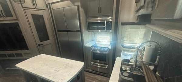 2020 KEYSTONE RV CO RAPTOR 356 - Image 5