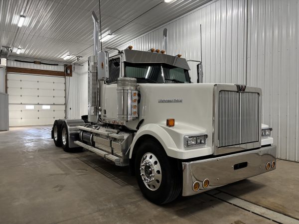 2022 WESTERN STAR 4900EX - Image 6