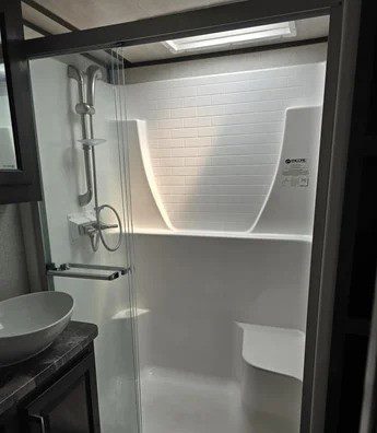 2020 DUTCHMEN VOLTAGE 3915 - Image 12