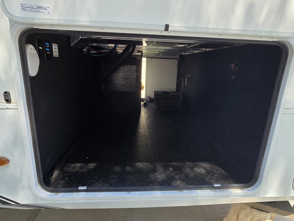 2024 Grand Design Solitude SClass 2930RL - Image 2