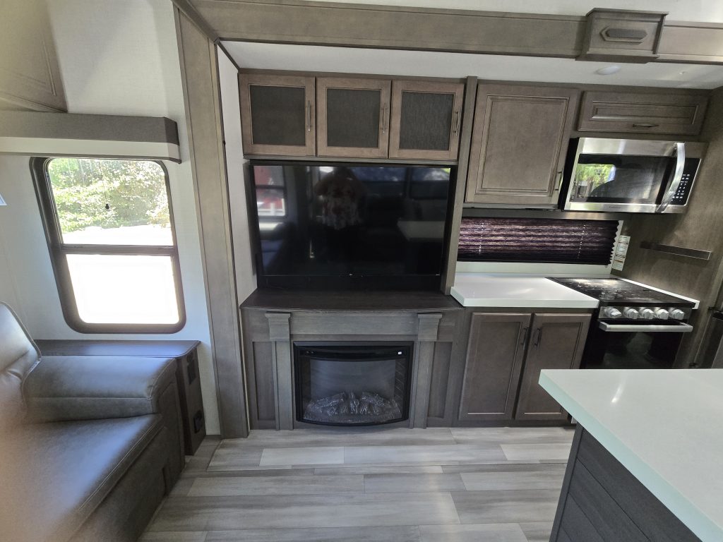 2024 Grand Design Solitude SClass 2930RL - Image 8