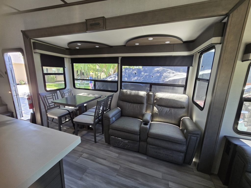 2024 Grand Design Solitude SClass 2930RL - Image 10