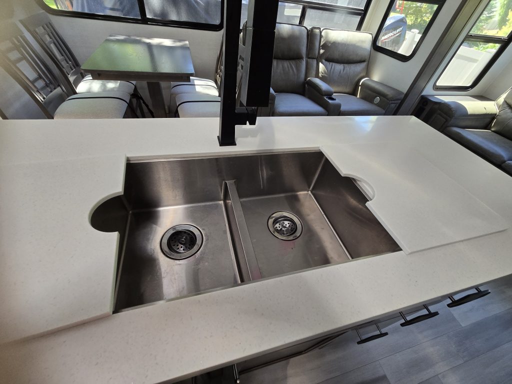 2024 Grand Design Solitude SClass 2930RL - Image 17