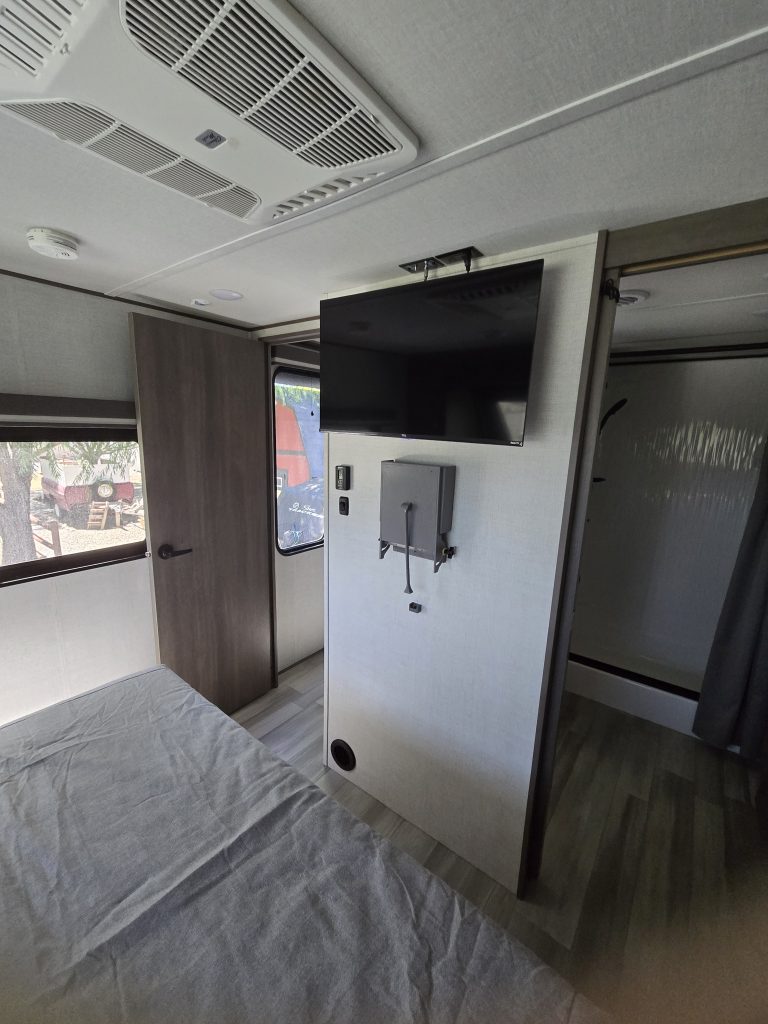 2024 Grand Design Solitude SClass 2930RL - Image 21