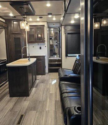 2020 DUTCHMEN VOLTAGE 3915 - Image 5