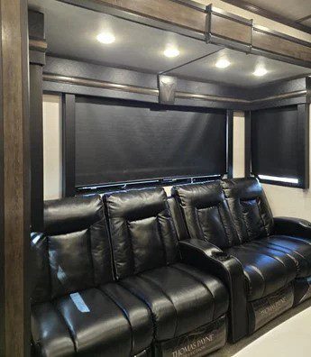 2020 DUTCHMEN VOLTAGE 3915 - Image 6