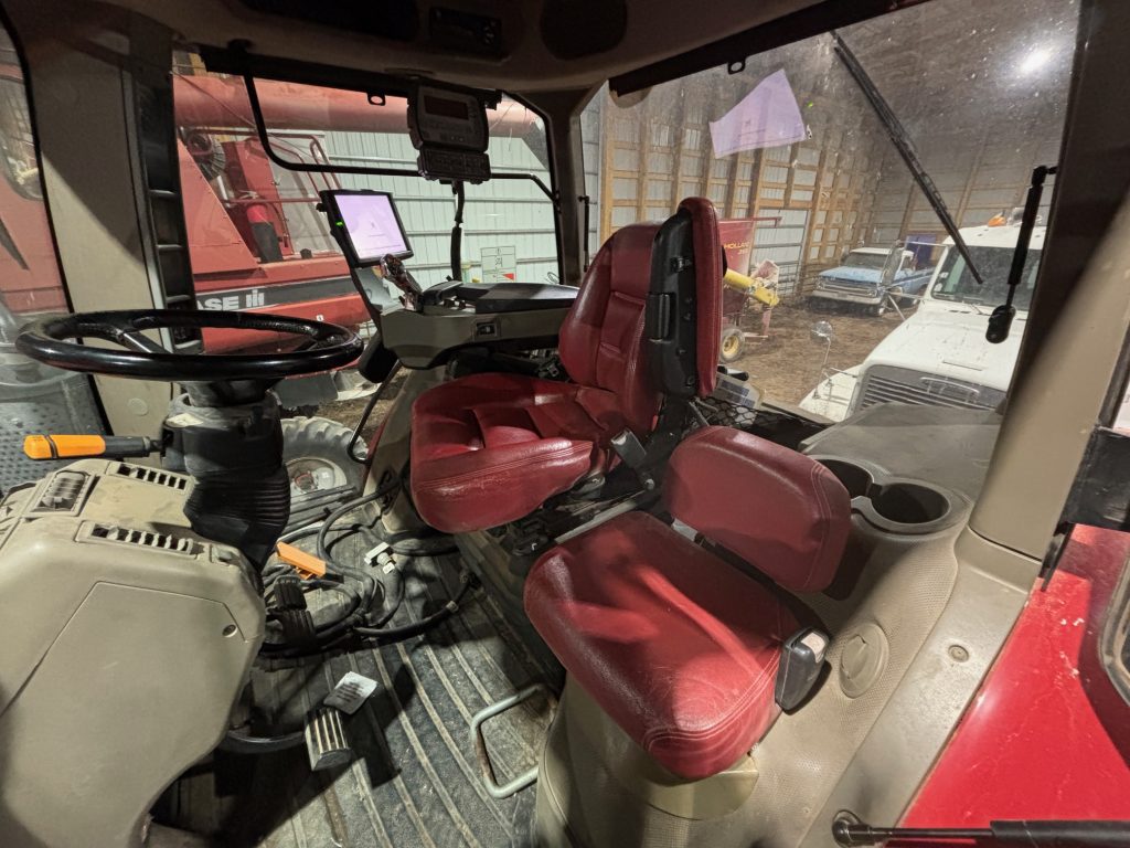 2016 CIH 340 RowTrac Tractor - Image 2