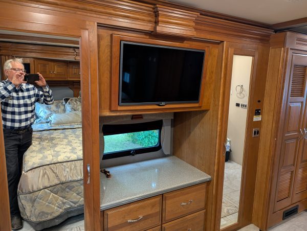 2016 FLEETWOOD DISCOVERY 40E - Image 7