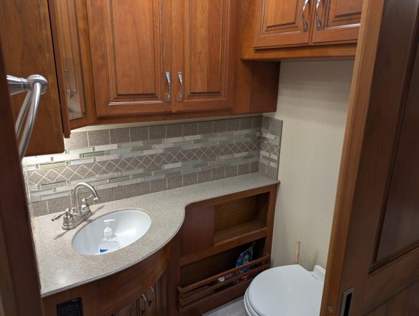 2016 FLEETWOOD DISCOVERY 40E - Image 10