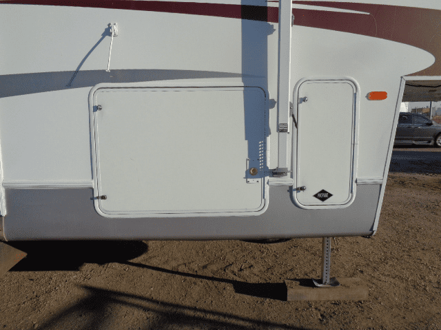 2006 Cardinal 5th Wheel Hitch Camper - Image 12