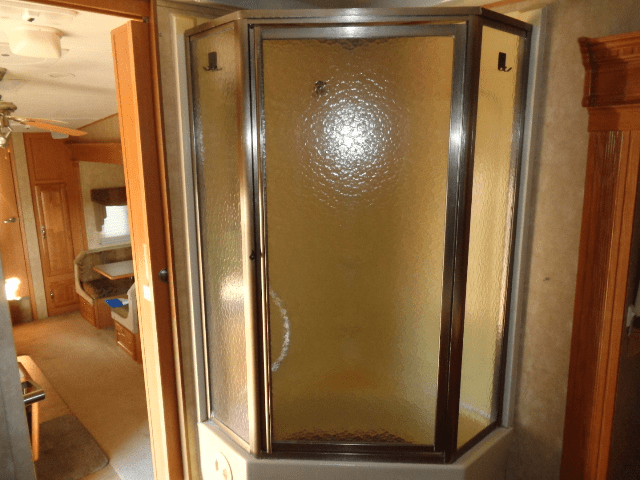 2006 Cardinal 5th Wheel Hitch Camper - Image 22