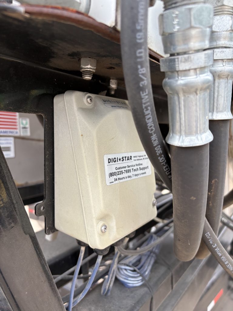 2022 YETTER 2984 - Image 10