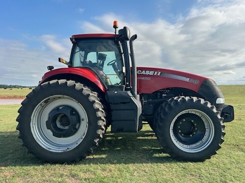 2011 Case IH Magnum 340 MFWD Tractor - Image 2