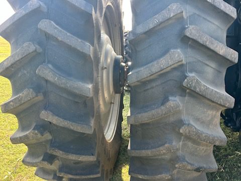 2011 Case IH Magnum 340 MFWD Tractor - Image 5