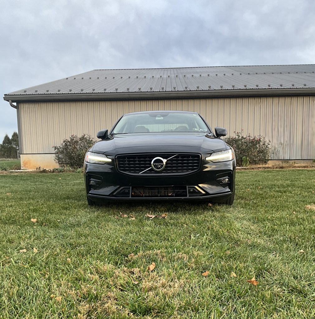 2022 Volvo S60 B5 Momentum - Image 2