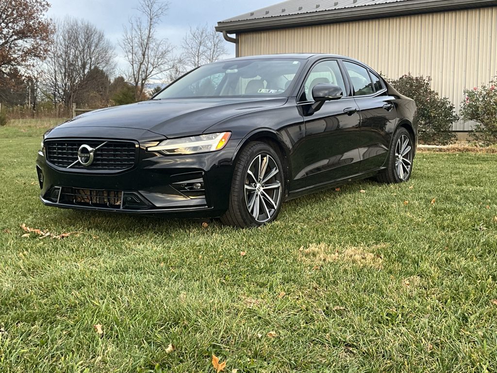 2022 Volvo S60 B5 Momentum