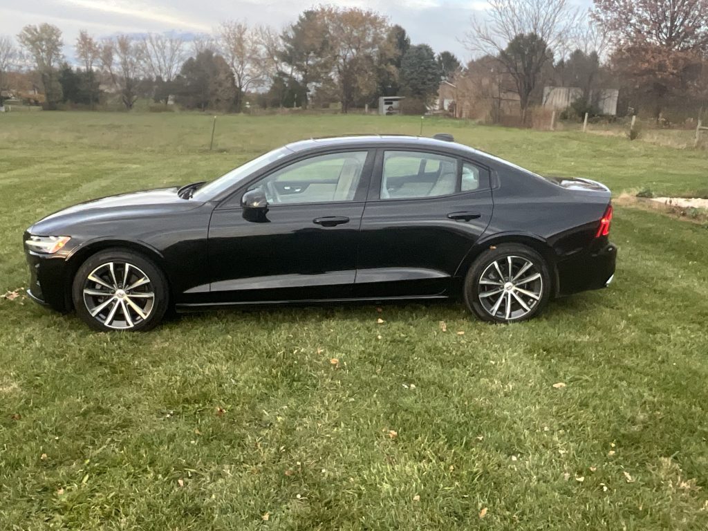 2022 Volvo S60 B5 Momentum - Image 5