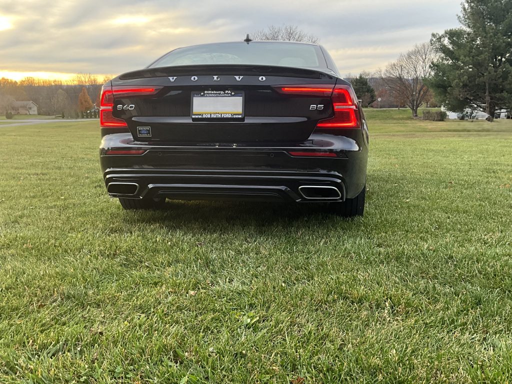 2022 Volvo S60 B5 Momentum - Image 7