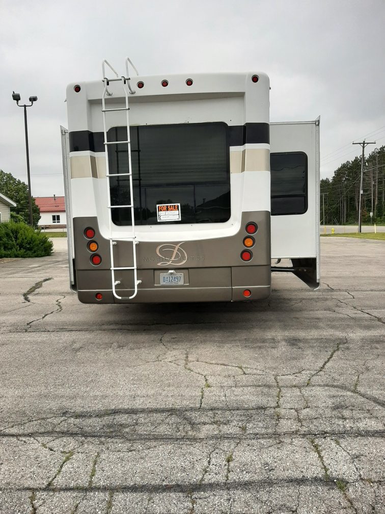 2011 Drv Mobile Suite 38RSSB3 - Image 2