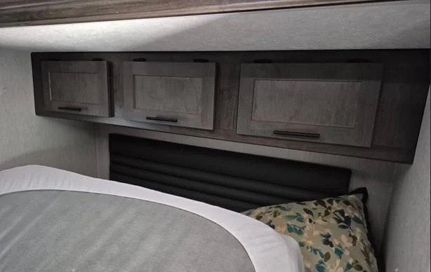 2023 COACHMEN LEPRECHAUN 260DS - Image 8