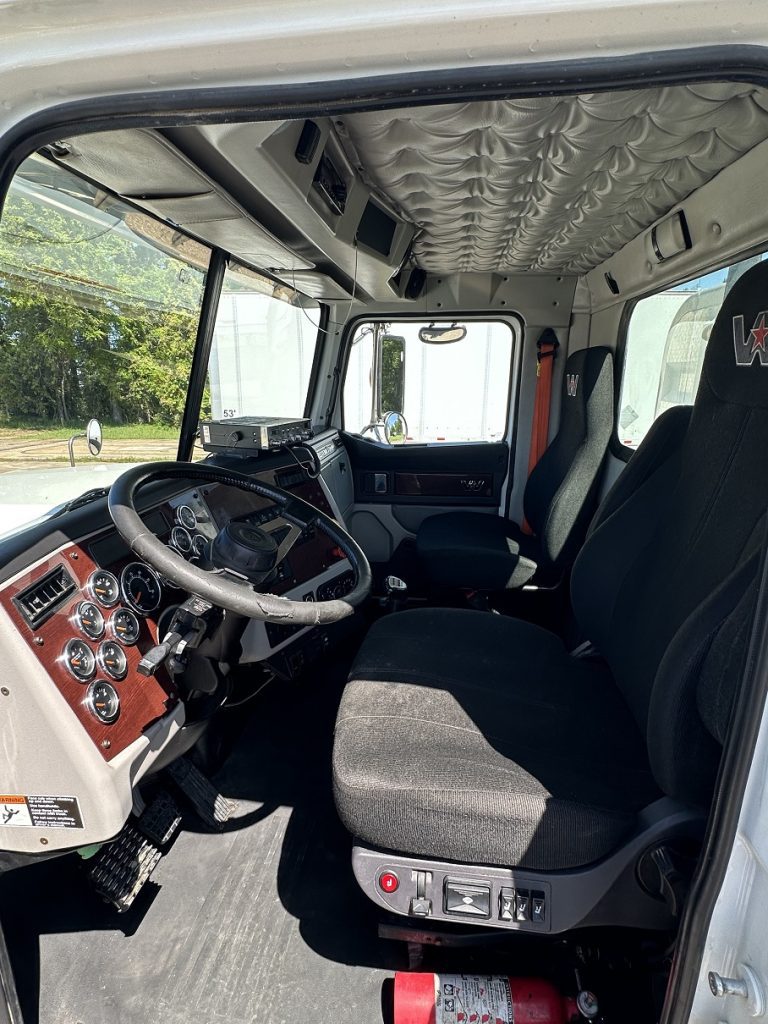 2019 Western Star 4900SF Day Cab - Image 15