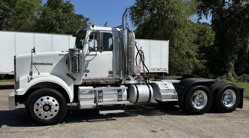 2019 Western Star 4900SF Day Cab
