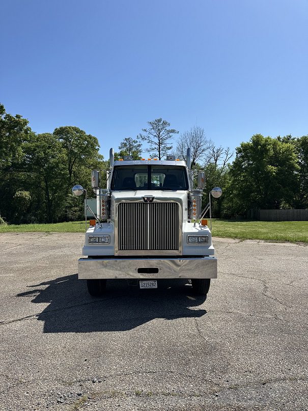 2019 Western Star 4900SF Day Cab - Image 4