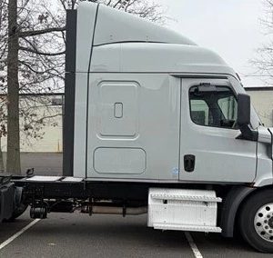 2022 FREIGHTLINER CASCADIA 126