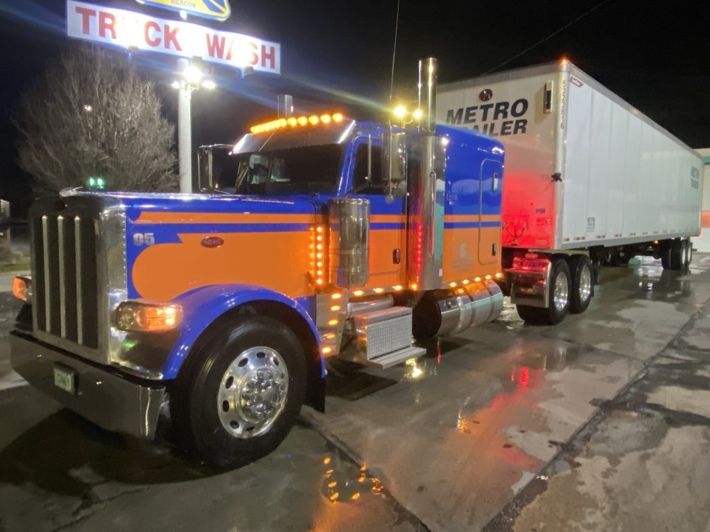 2021 Peterbilt 389 - Image 2