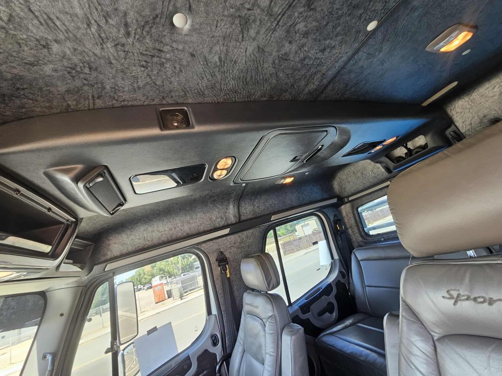 2007 FREIGHTLINER BUSINESS CLASS M2 106 - Image 10