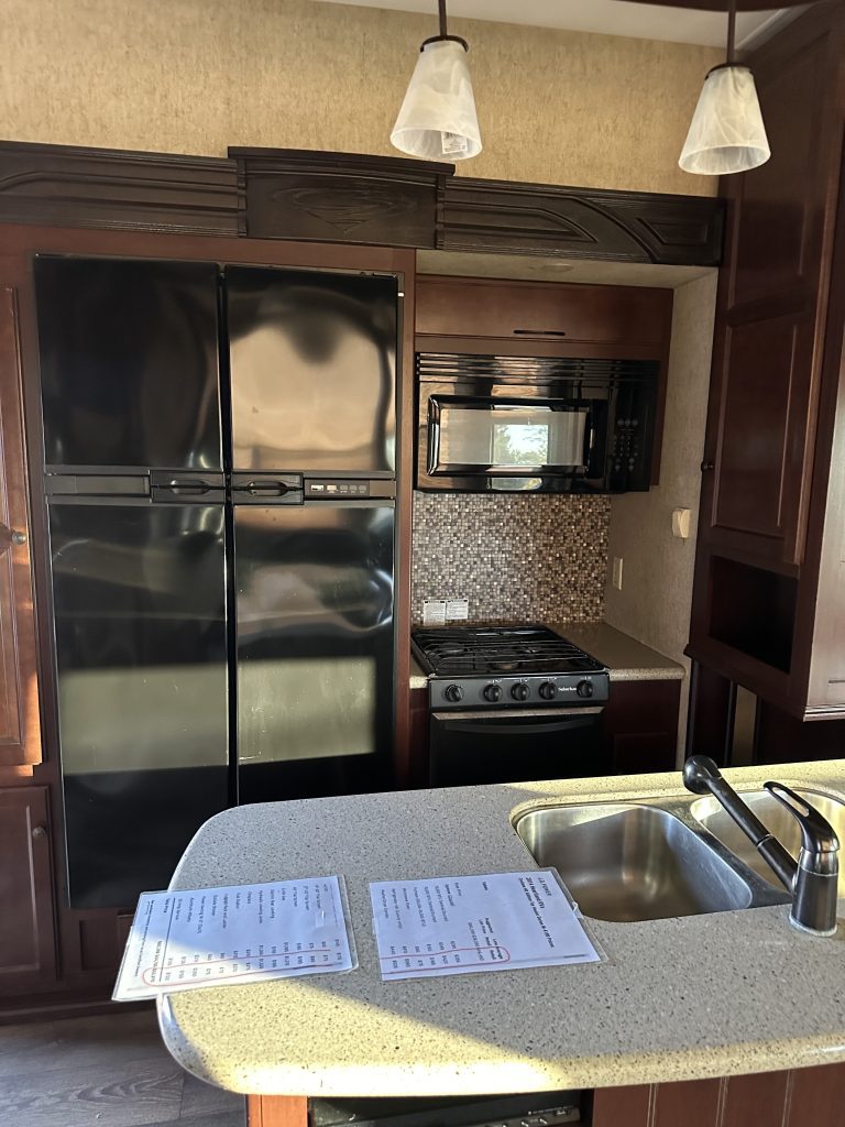 2014 HEARTLAND CYCLONE HD EDITION 4100 - Image 6