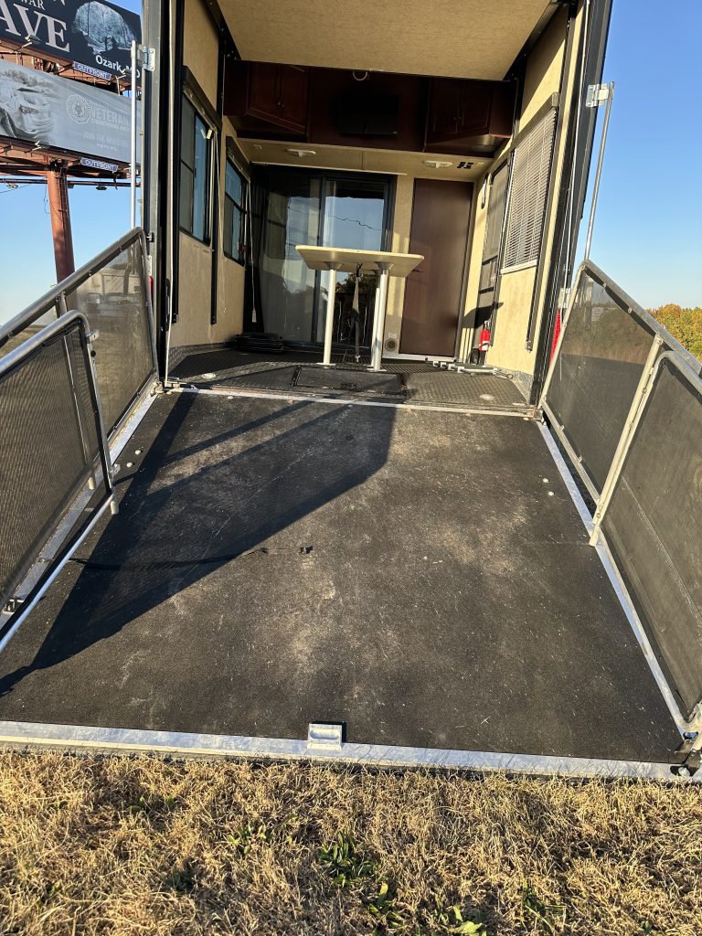 2014 HEARTLAND CYCLONE HD EDITION 4100 - Image 13