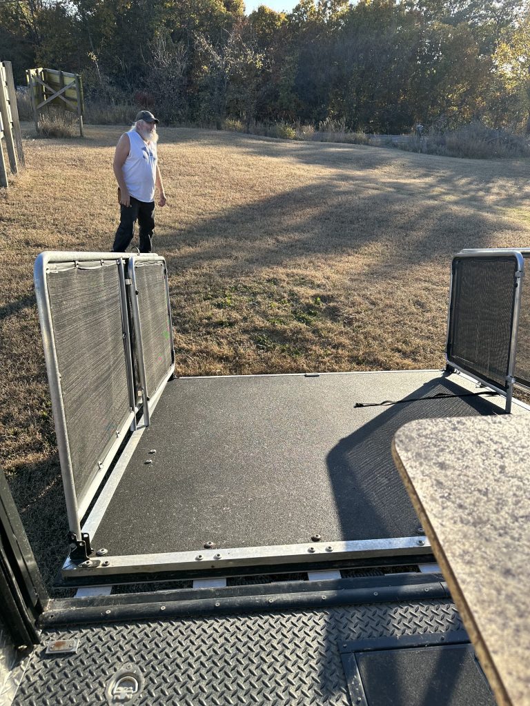 2014 HEARTLAND CYCLONE HD EDITION 4100 - Image 14