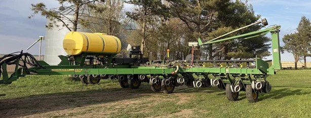 2002 JOHN DEERE 1770 - Image 2