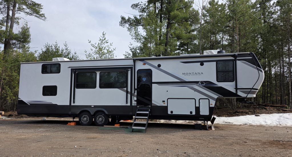 2024 Montana High country 381TB. - Image 3