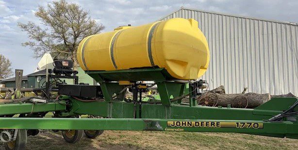 2002 JOHN DEERE 1770 - Image 3