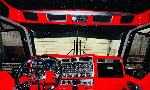 2019 KENWORTH W900L - Image 4