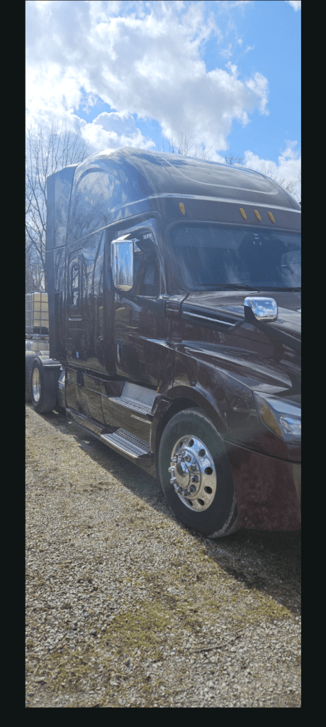 2020 Freightliner Cascadia 126