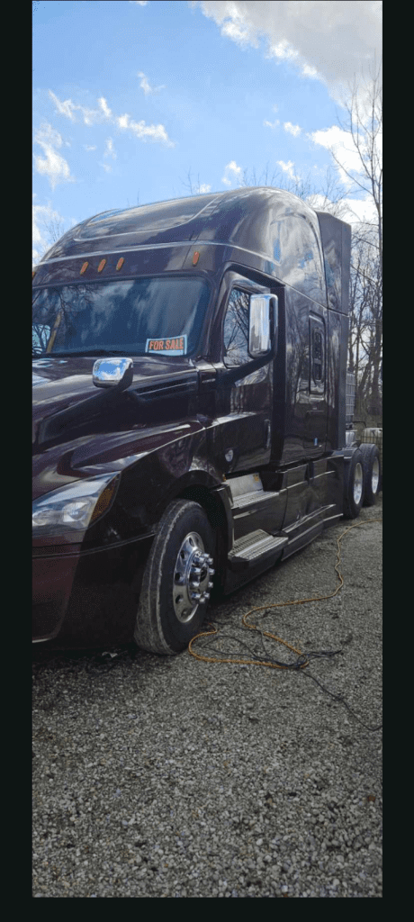 2020 Freightliner Cascadia 126 - Image 2