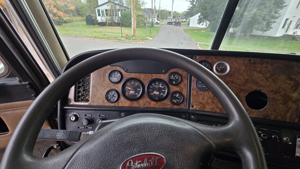 2002 PETERBILT 357 - Image 10
