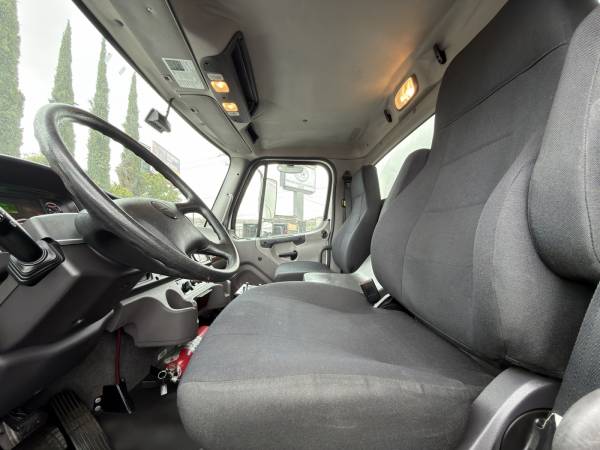 2019 Freightliner M2 Water Truck - Image 13