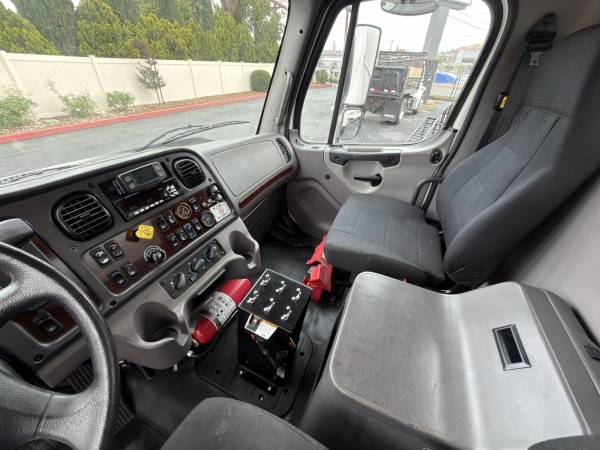 2019 Freightliner M2 Water Truck - Image 14