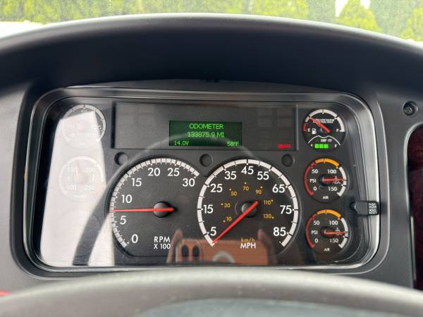 2019 Freightliner M2 Water Truck - Image 15