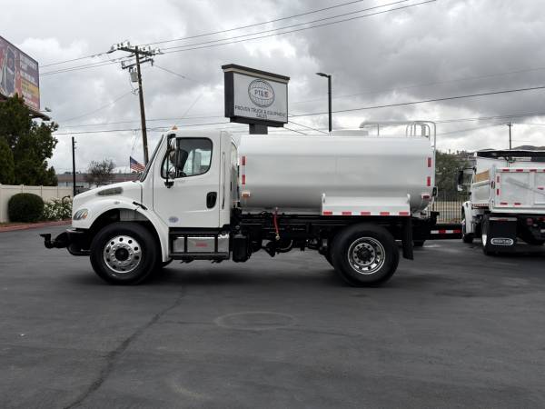 2019 Freightliner M2 Water Truck - Image 2
