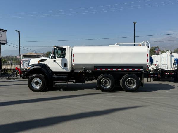 2010 International 6×6 Water Truck BRAND NEW TANK AND PLUMBING - Image 2