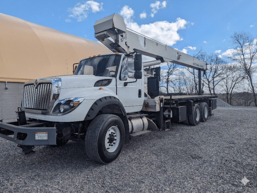 2011 NATIONAL 9105H MOUNTED ON 2011 INTERNATIONAL WORKSTAR 7600