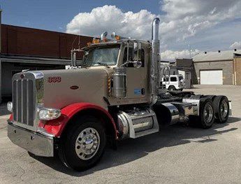2018 Peterbilt 389 Daycab - Image 2